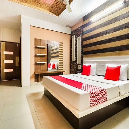 Oyo 47630 Grand Villa Moga ภายนอก รูปภาพ