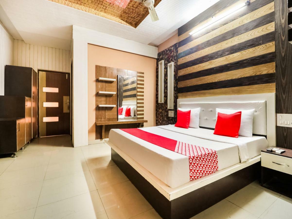 Oyo 47630 Grand Villa Moga ภายนอก รูปภาพ