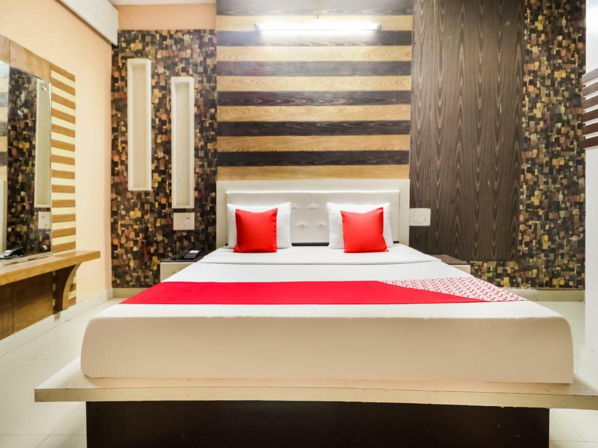 Oyo 47630 Grand Villa Moga ภายนอก รูปภาพ