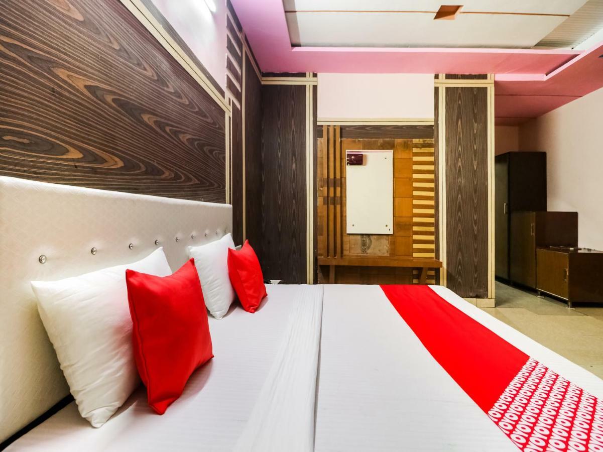 Oyo 47630 Grand Villa Moga ภายนอก รูปภาพ